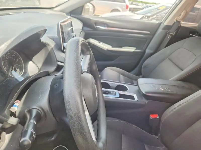 2022 NISSAN ALTIMA SV  