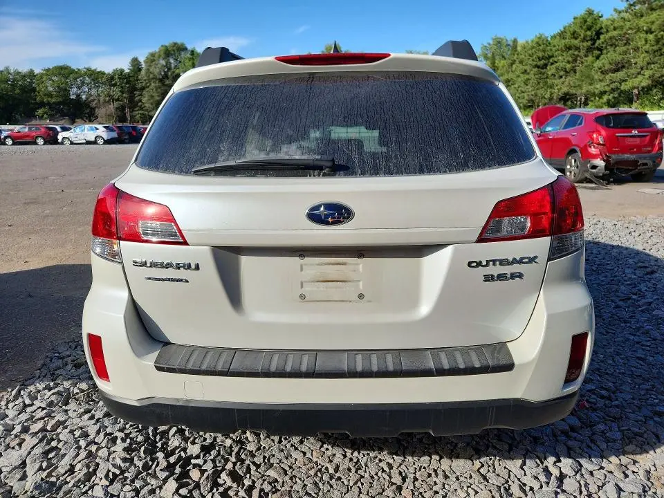 2011 SUBARU OUTBACK 3.6R LIMITED  