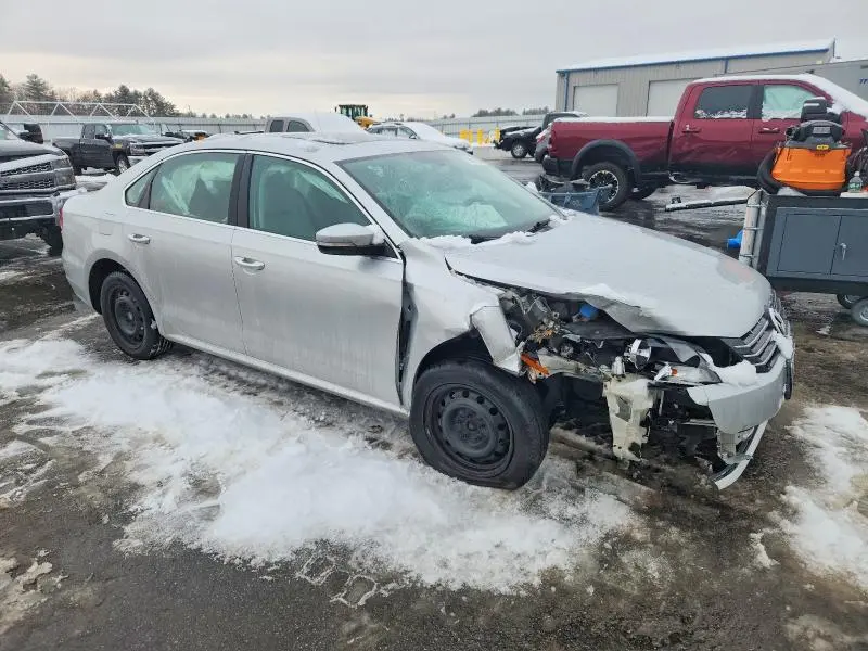 2015 VOLKSWAGEN PASSAT SE  