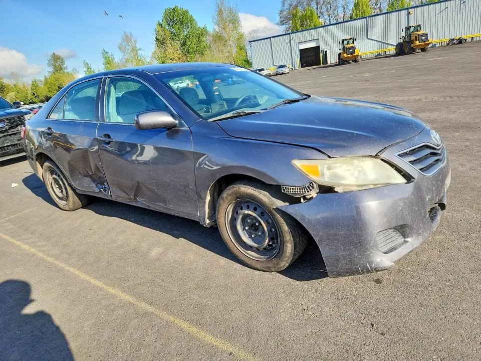 2011 TOYOTA CAMRY LE  