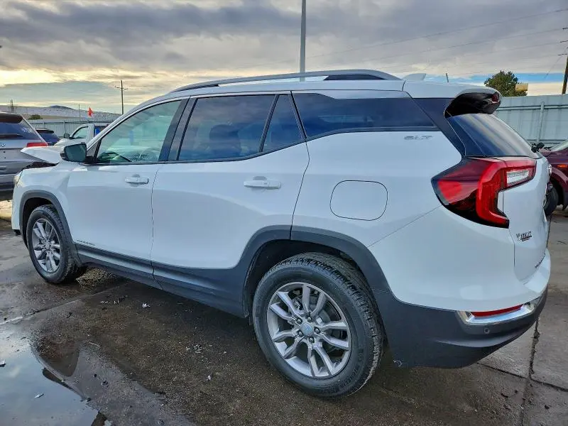 2022 GMC TERRAIN SLT  