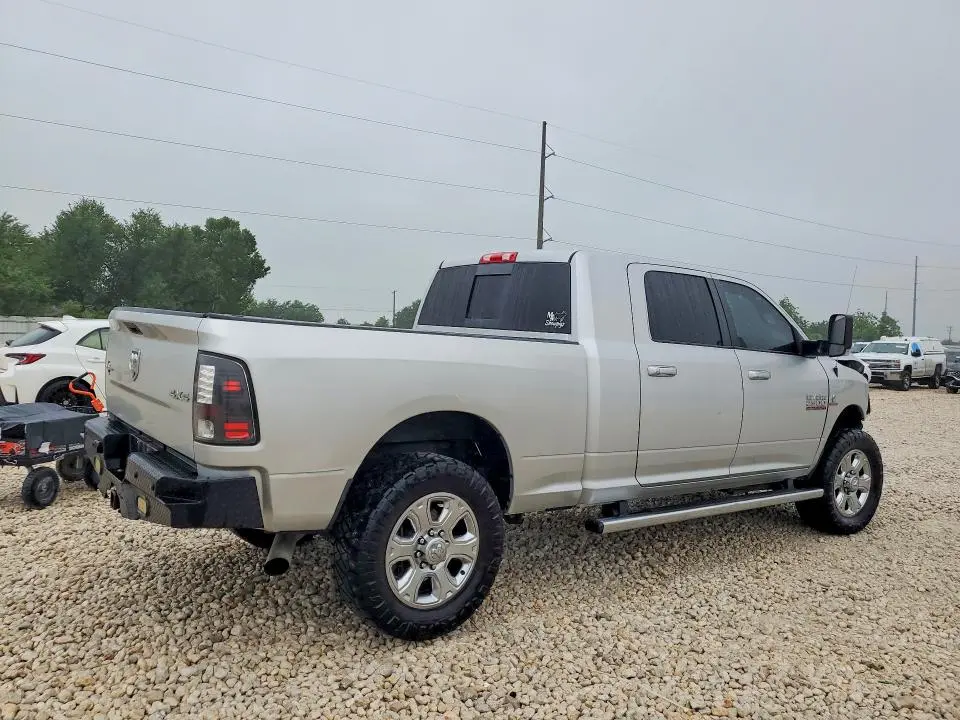 2016 RAM 2500 SLT  