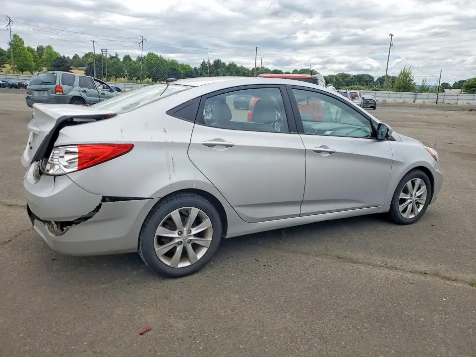 2012 HYUNDAI ACCENT GLS  
