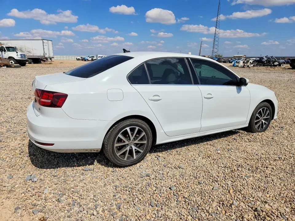 2017 VOLKSWAGEN JETTA SE  
