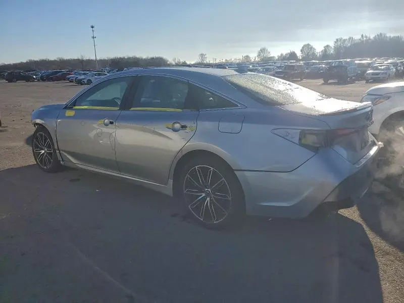 2019 TOYOTA AVALON XLE  