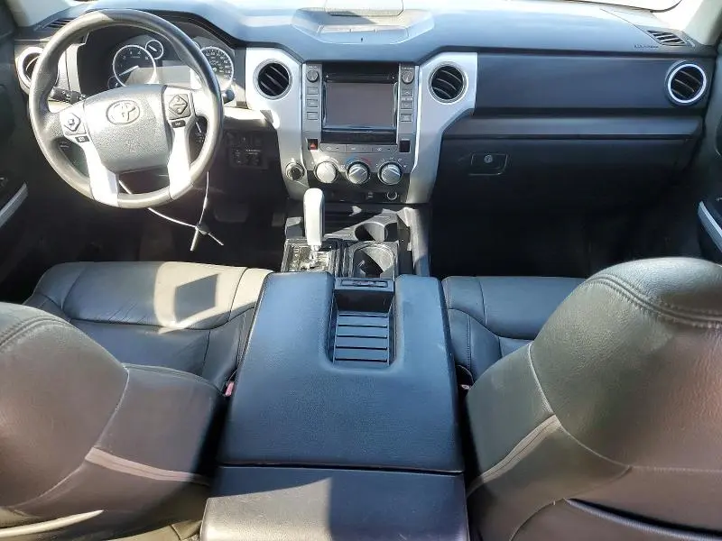 2017 TOYOTA TUNDRA CREWMAX SR5  