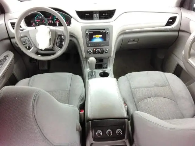 2014 CHEVROLET TRAVERSE LS  