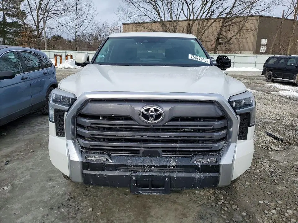 2024 TOYOTA TUNDRA   