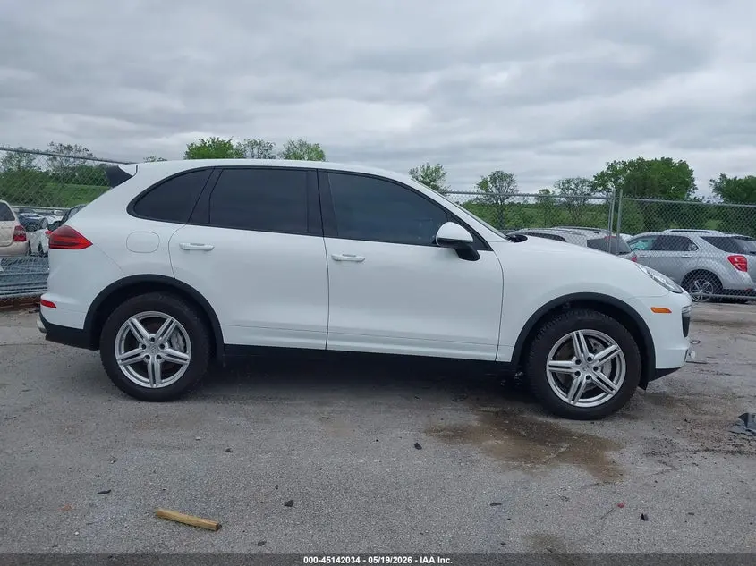 2016 PORSCHE CAYENNE  