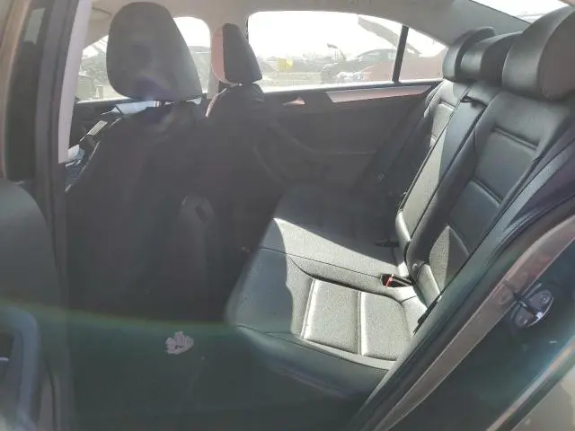 2013 VOLKSWAGEN JETTA SE  