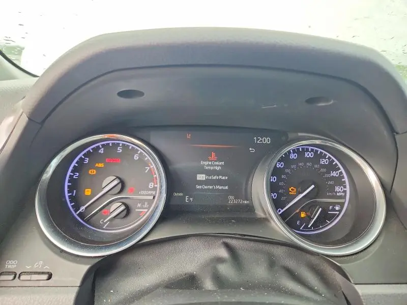 2019 TOYOTA CAMRY XLE  