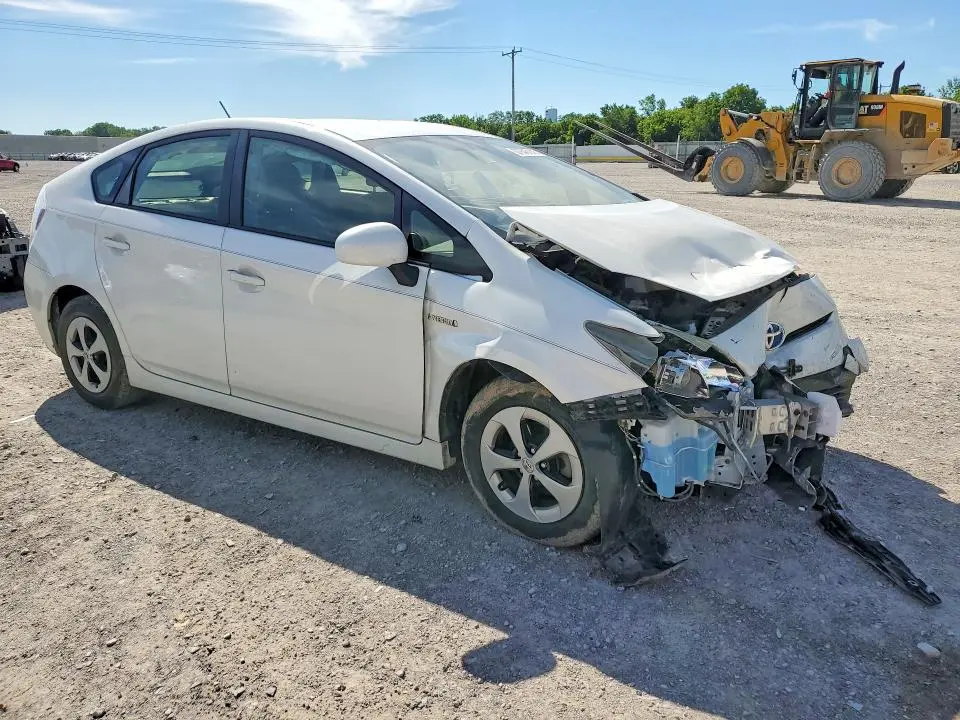 2014 TOYOTA PRIUS THREE  
