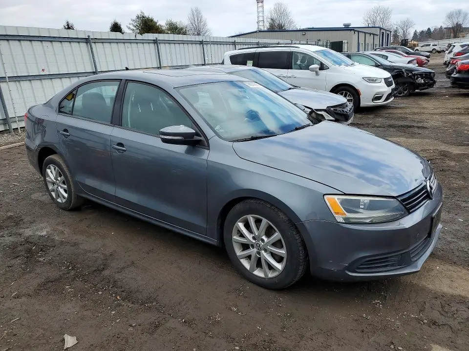2011 VOLKSWAGEN JETTA SE  