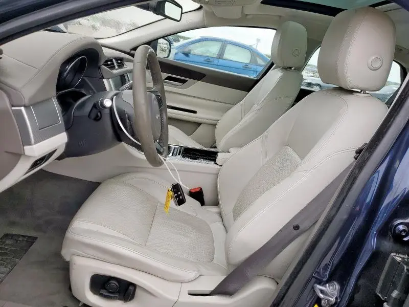 2016 JAGUAR XF PRESTIGE  