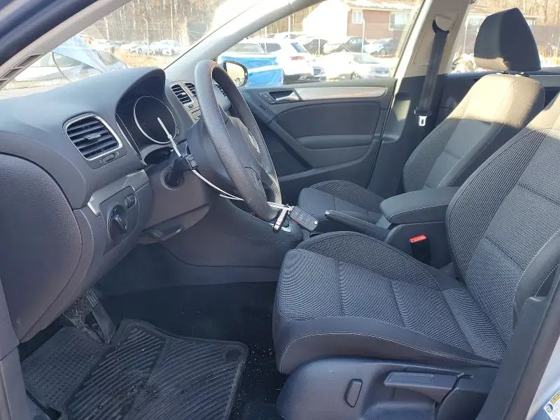 2011 VOLKSWAGEN GOLF   