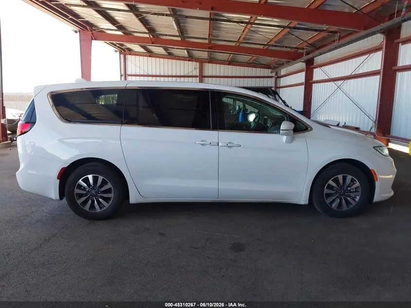 2022 CHRYSLER PACIFICA HYBRID TOURING L