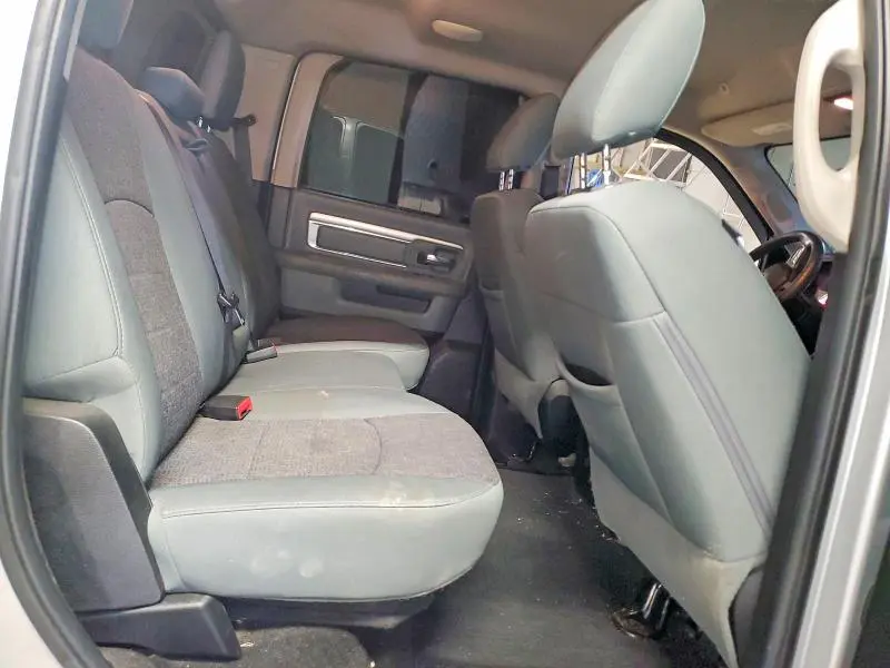 2017 RAM 1500 SLT  