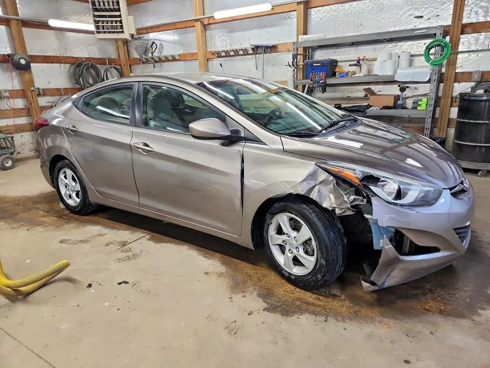 2014 HYUNDAI ELANTRA SE  