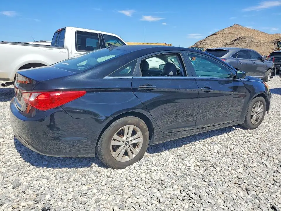 2011 HYUNDAI SONATA GLS  