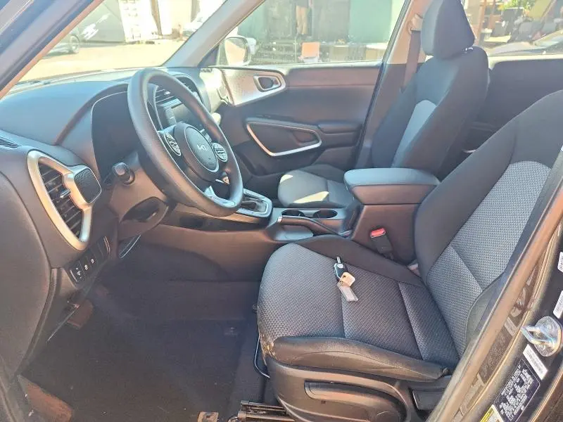 2025 KIA SOUL LX  