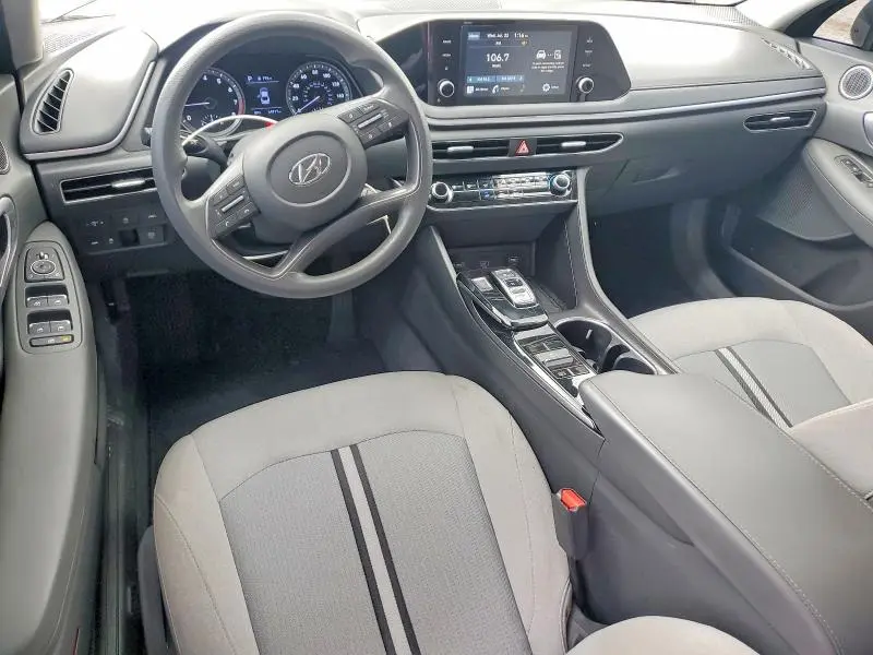 2022 HYUNDAI SONATA SE  