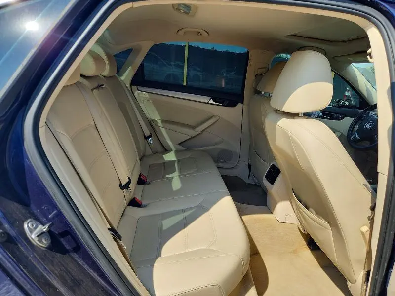 2014 VOLKSWAGEN PASSAT SE  