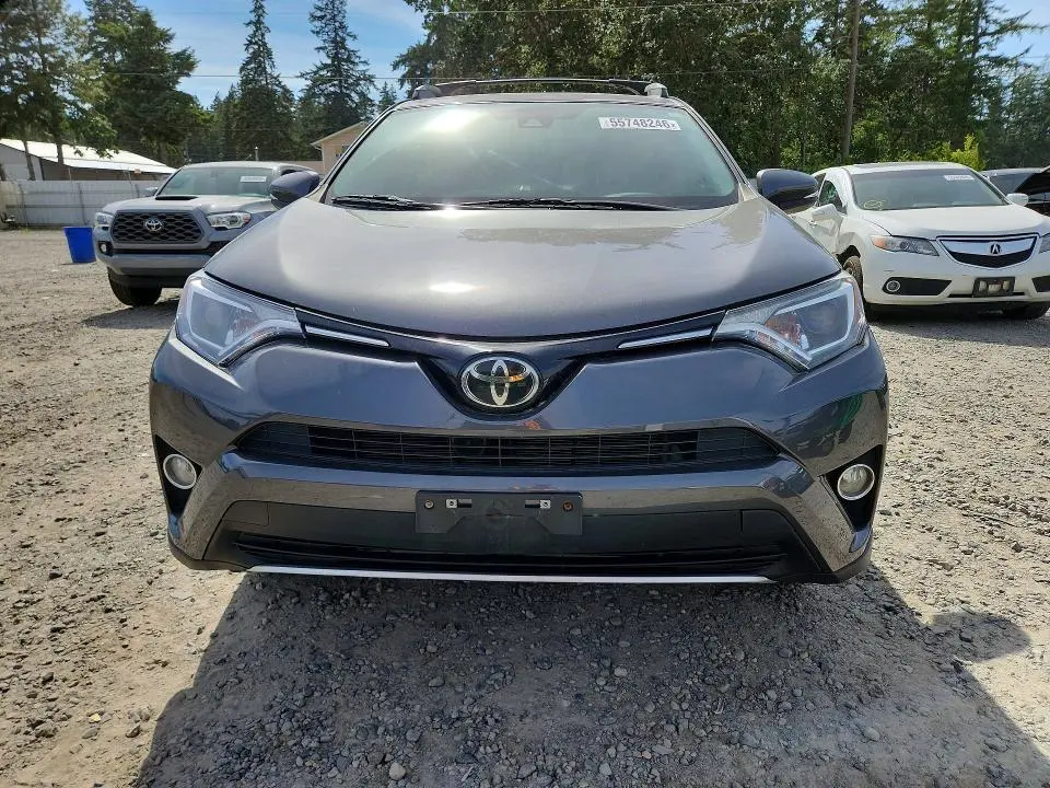 2017 TOYOTA RAV4 XLE  