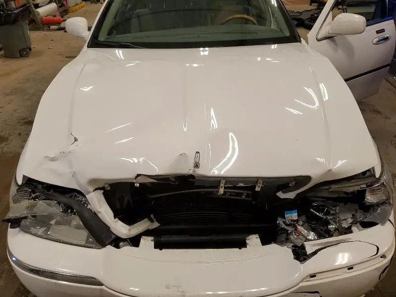 2011 LINCOLN TOWN CAR SIGNATURE LIMITED  