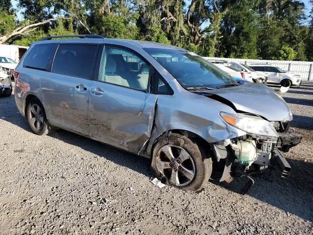 2017 TOYOTA SIENNA LE