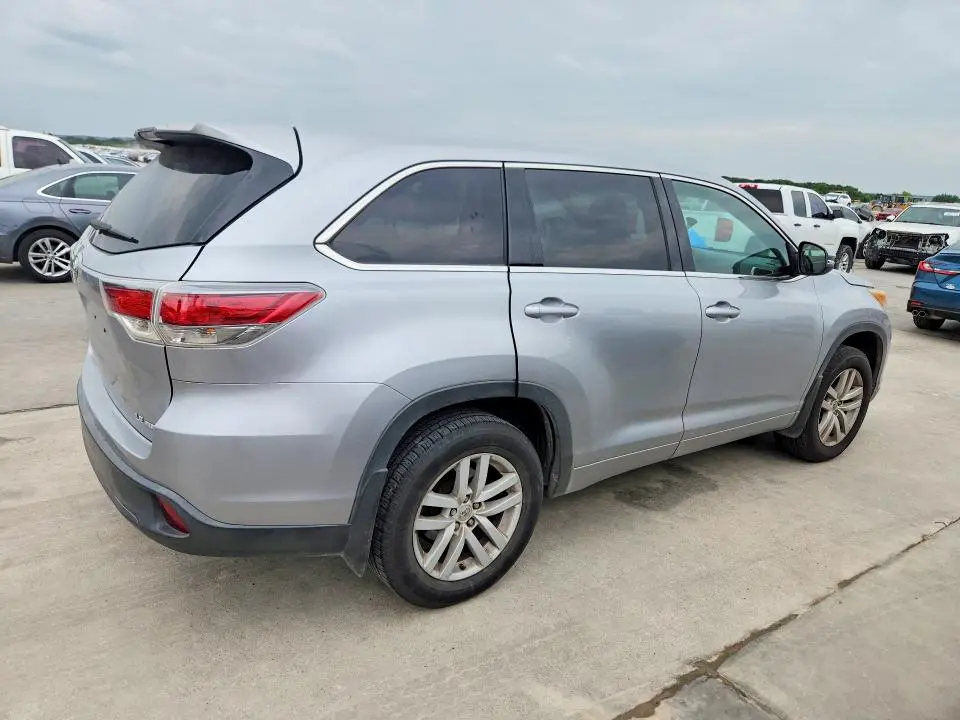 2015 TOYOTA HIGHLANDER LE  