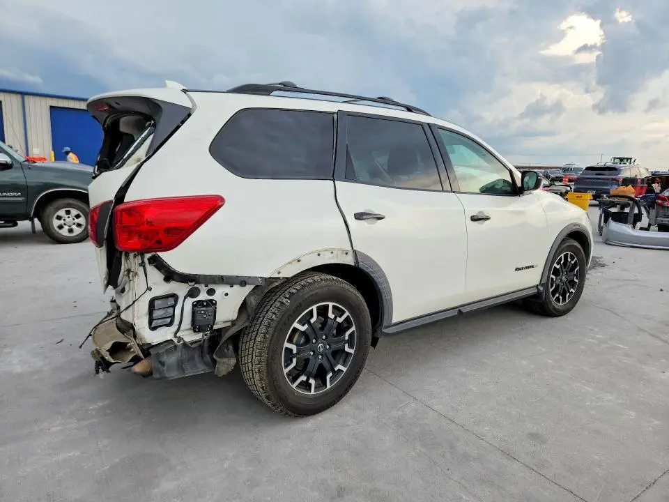 2019 NISSAN PATHFINDER SV  