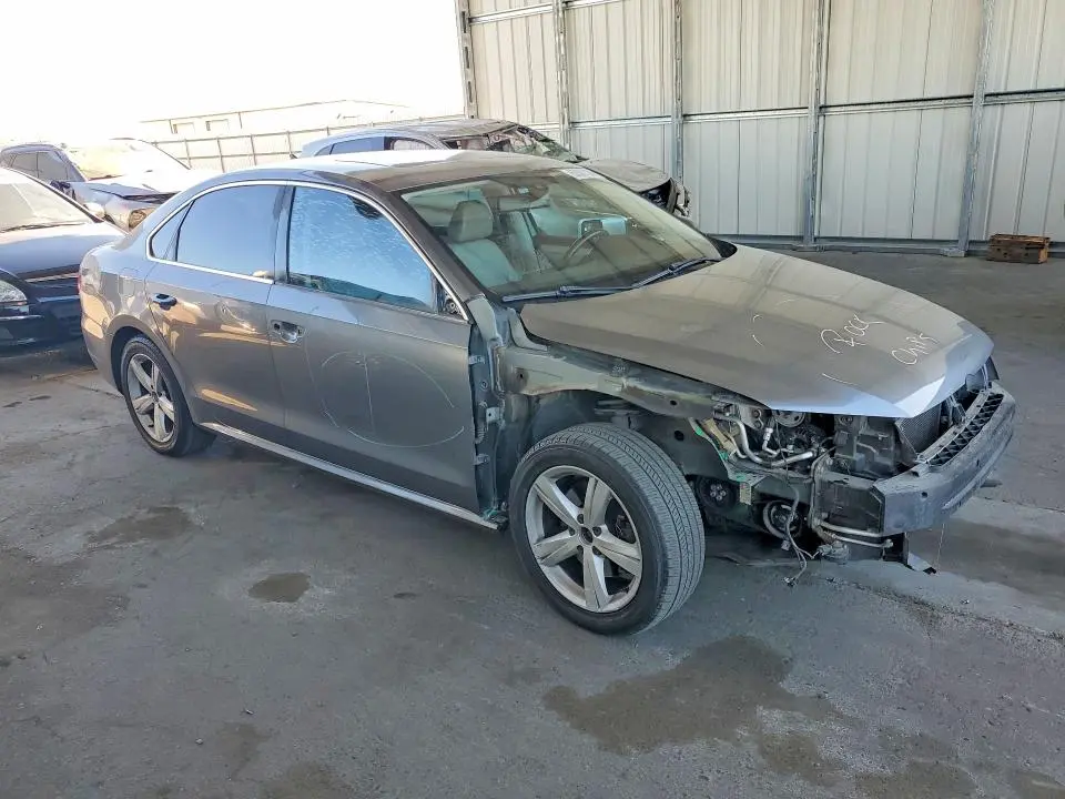 2012 VOLKSWAGEN PASSAT SE  