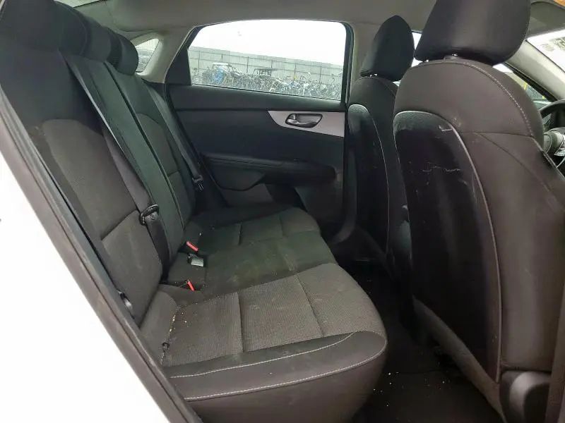 2022 KIA FORTE FE  