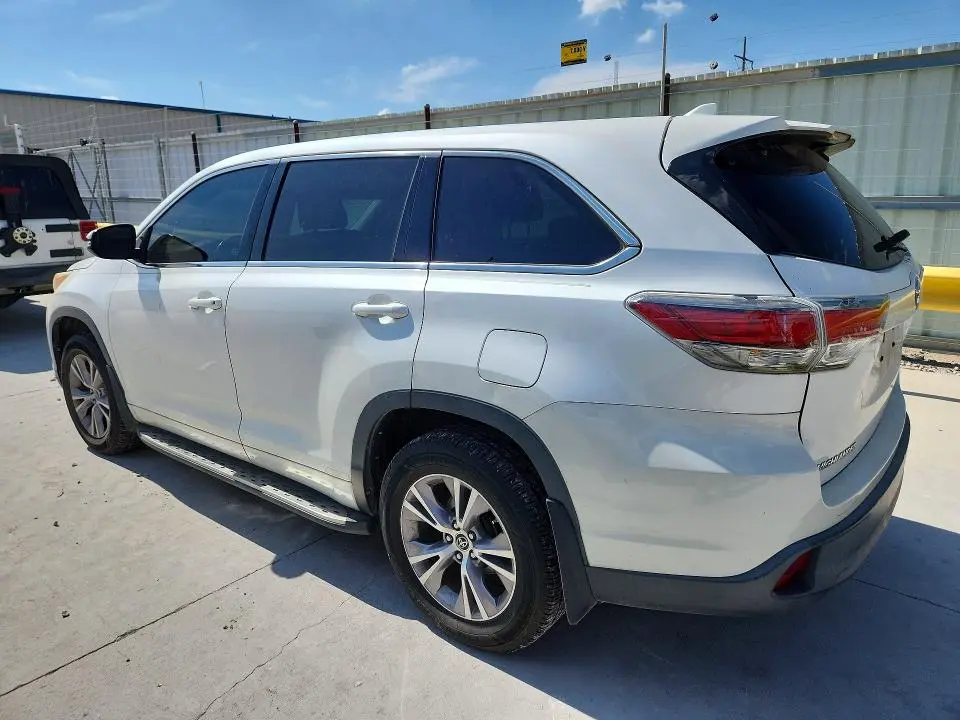 2016 TOYOTA HIGHLANDER LE PLUS  