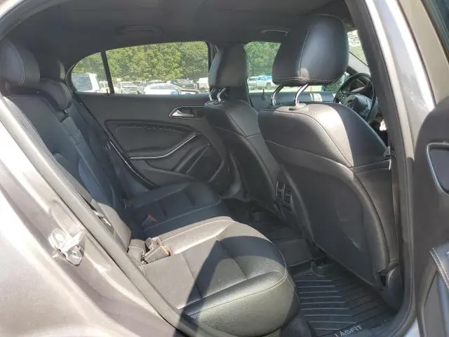 2018 MERCEDES-BENZ GLA 250  