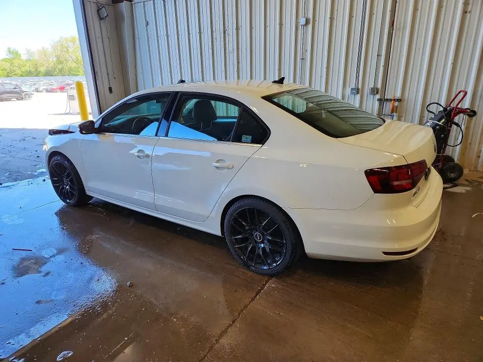 2016 VOLKSWAGEN JETTA SE  