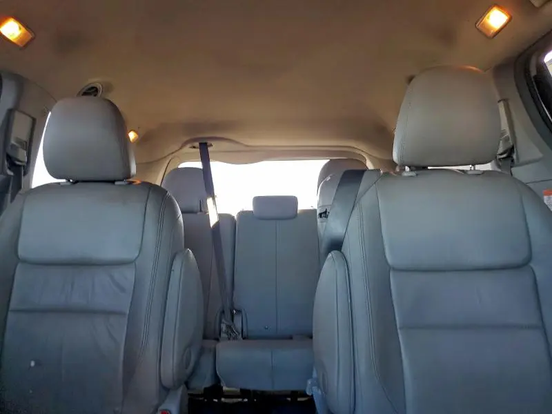 2015 TOYOTA SIENNA XLE  