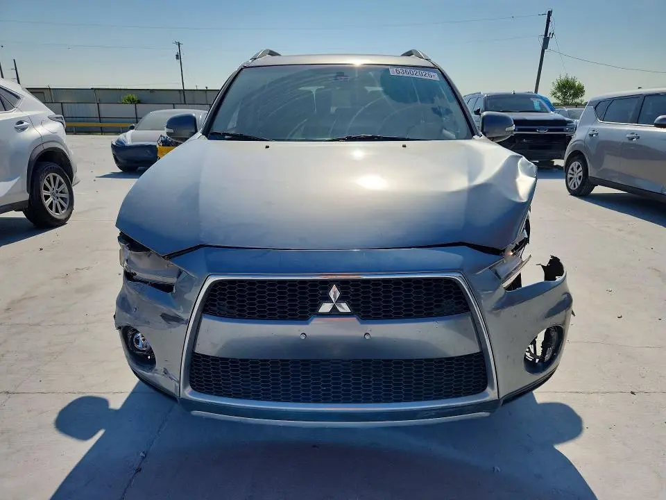 2013 MITSUBISHI OUTLANDER SE  
