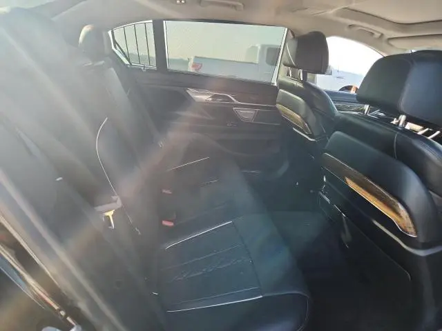 2019 BMW 750 XI  