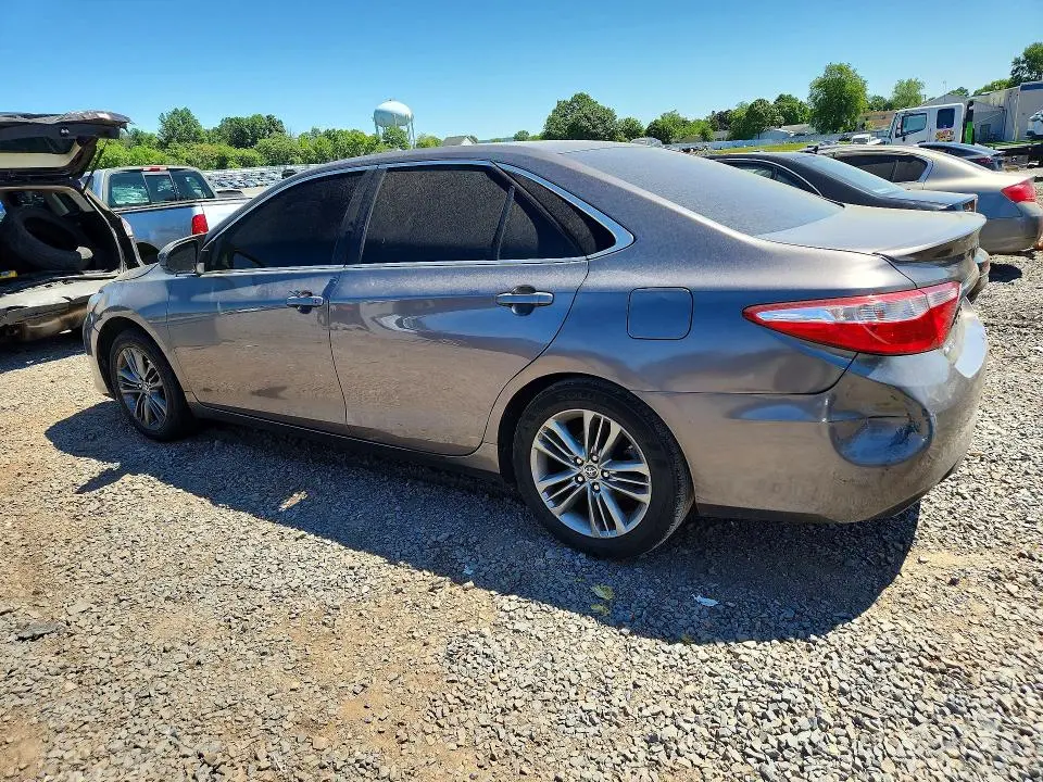 2016 TOYOTA CAMRY SE  