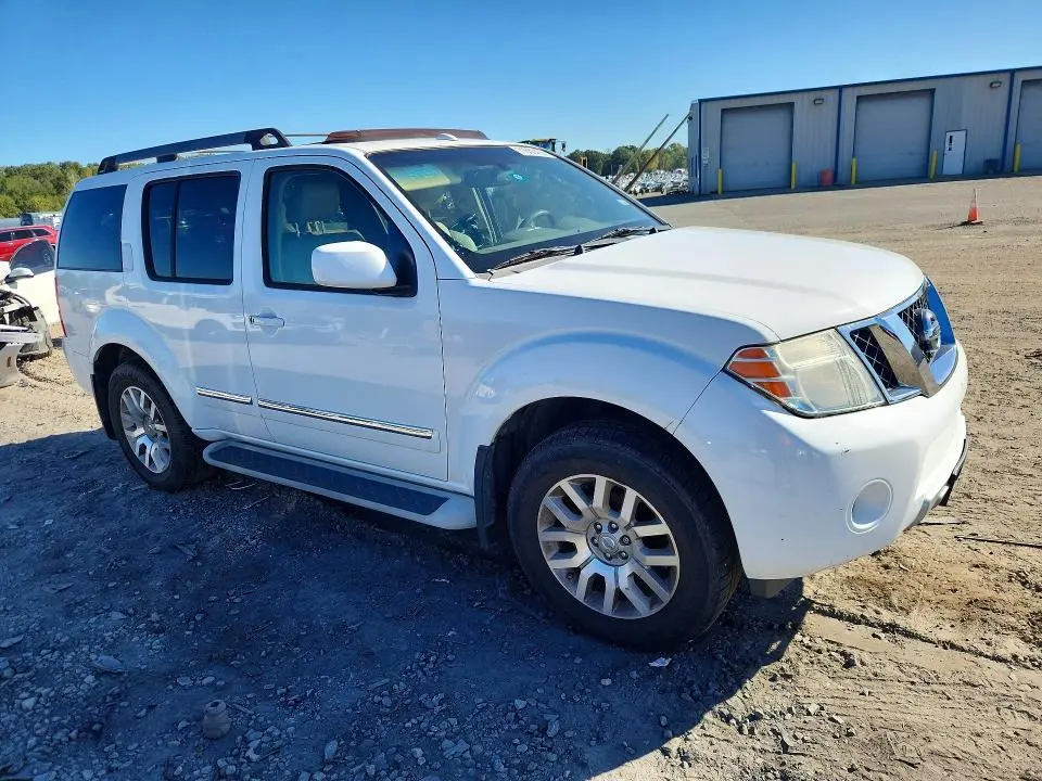 2011 NISSAN PATHFINDER S  