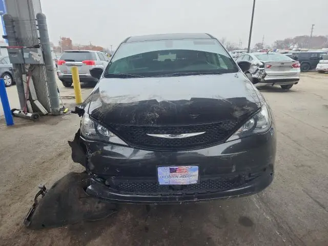 2022 CHRYSLER VOYAGER LX  