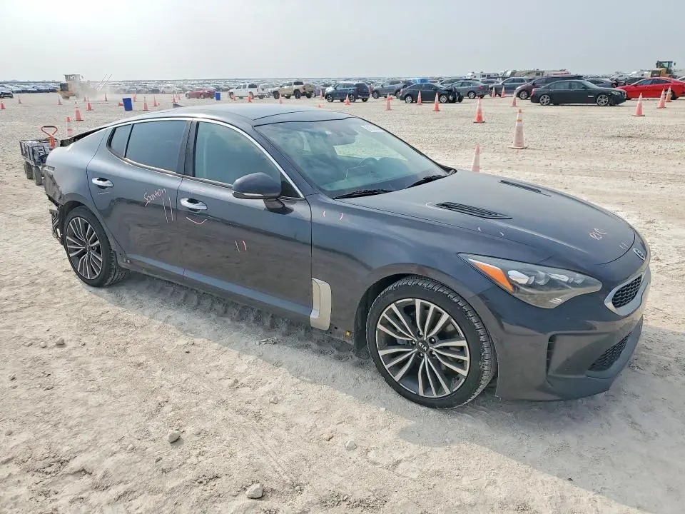 2019 KIA STINGER PREMIUM  