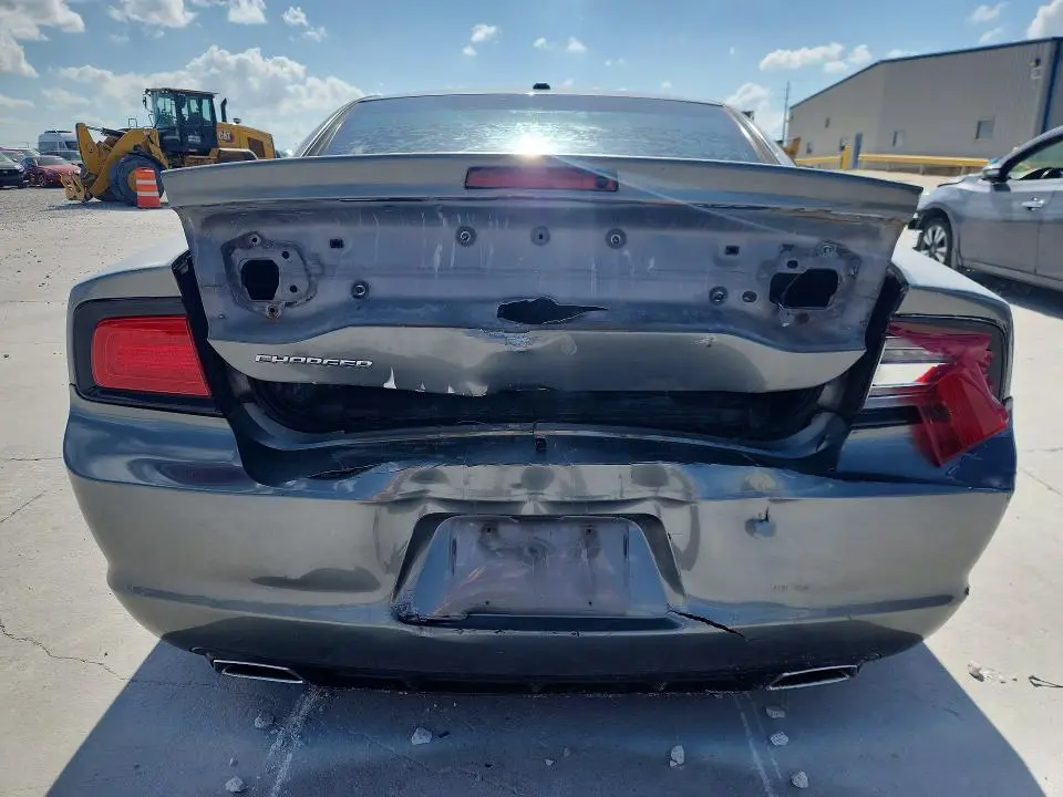 2012 DODGE CHARGER SE  