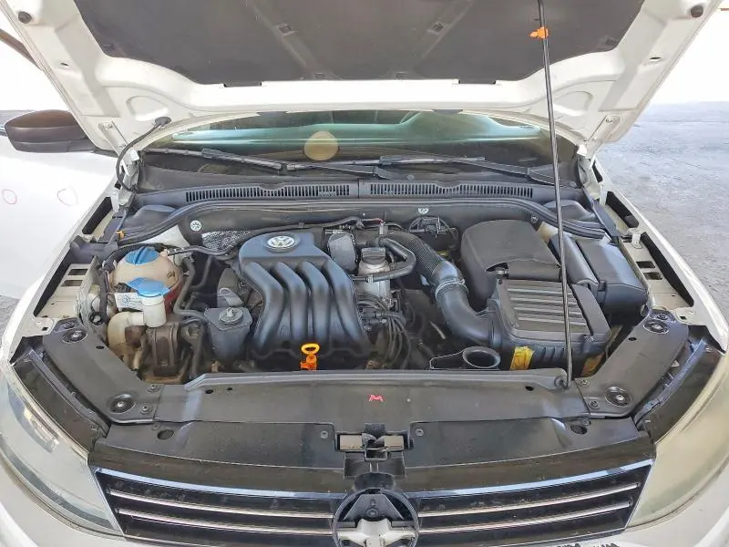 2011 VOLKSWAGEN JETTA BASE  