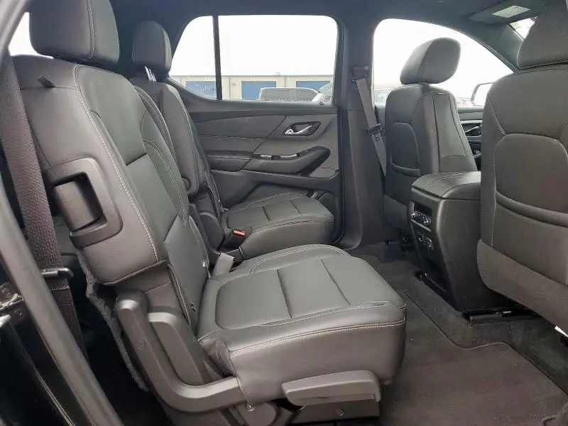 2023 CHEVROLET TRAVERSE LT  