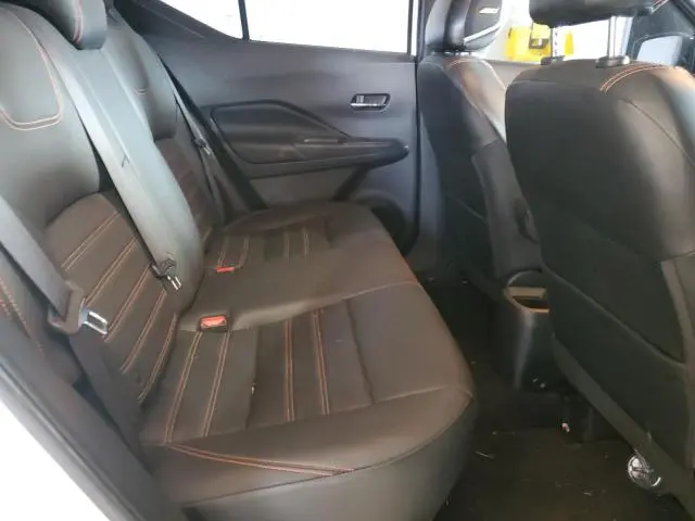 2019 NISSAN KICKS S