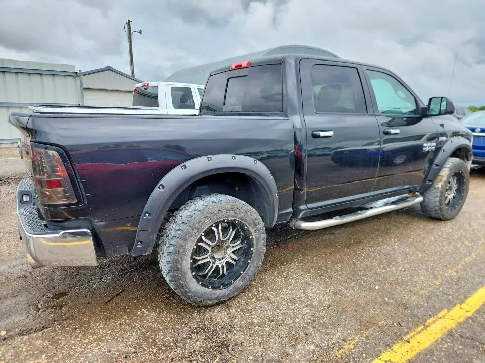 2016 RAM 1500 SLT  