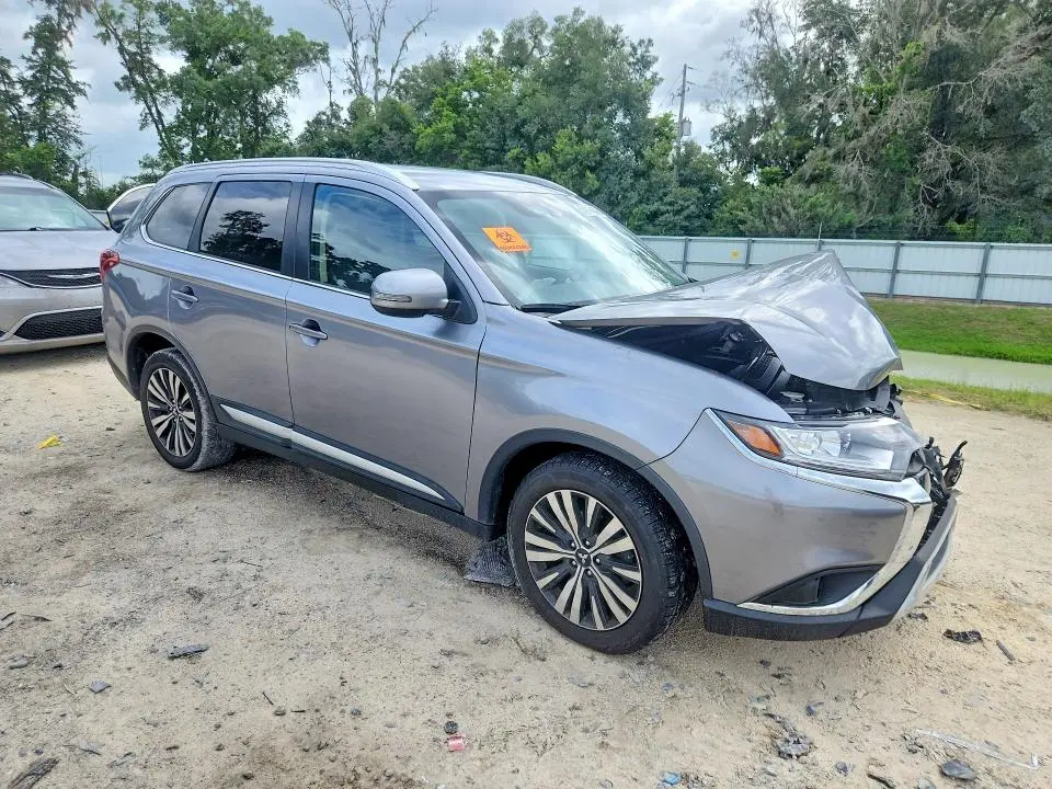 2020 MITSUBISHI OUTLANDER SE  