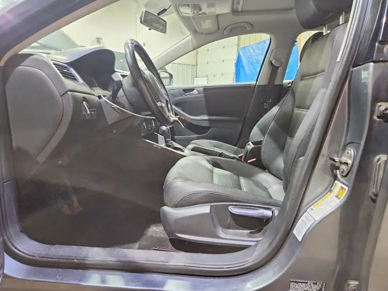 2012 VOLKSWAGEN JETTA SE  